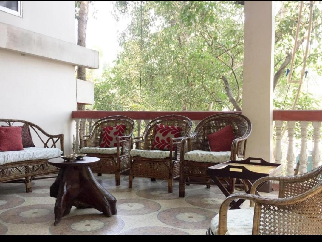 Hilltop Lodge Guwahati Exterior foto
