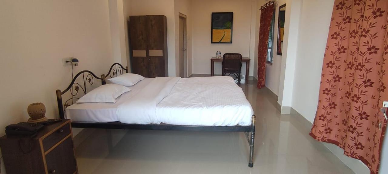 Hilltop Lodge Guwahati Exterior foto