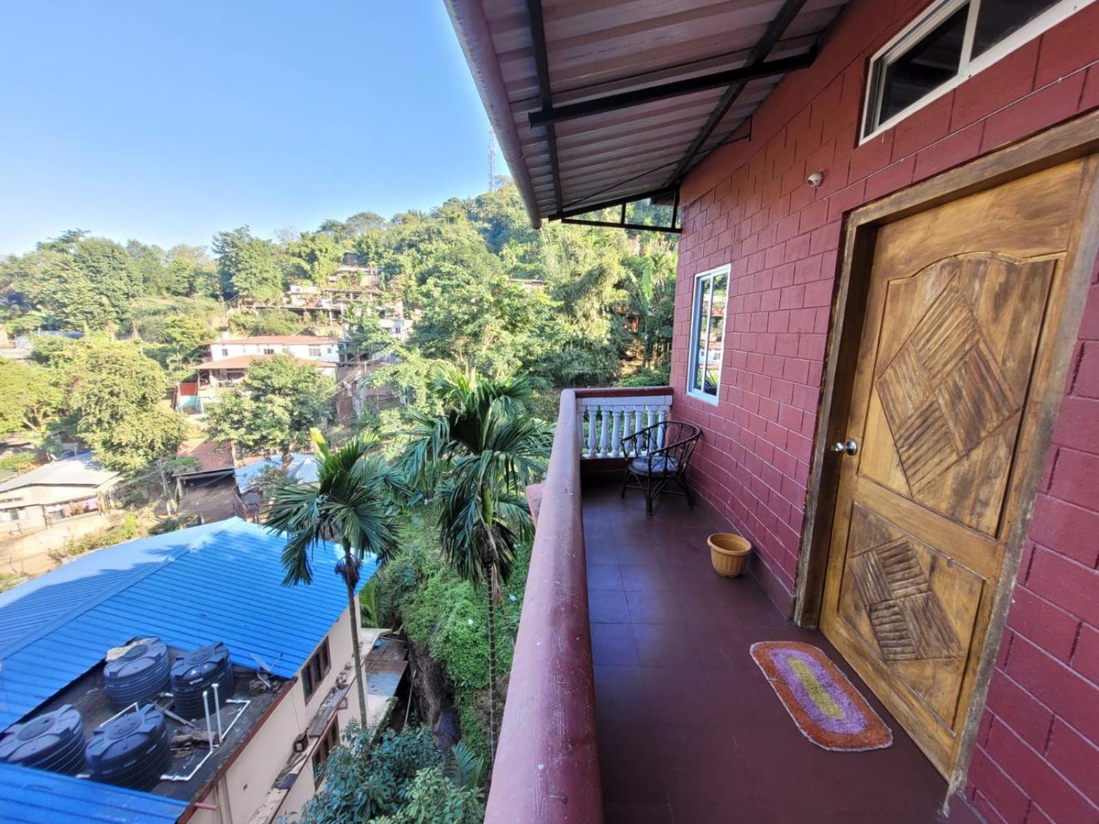 Hilltop Lodge Guwahati Quarto foto