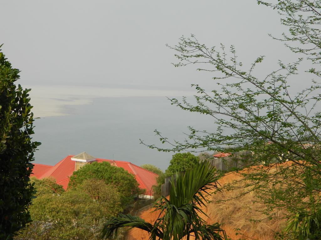 Hilltop Lodge Guwahati Quarto foto