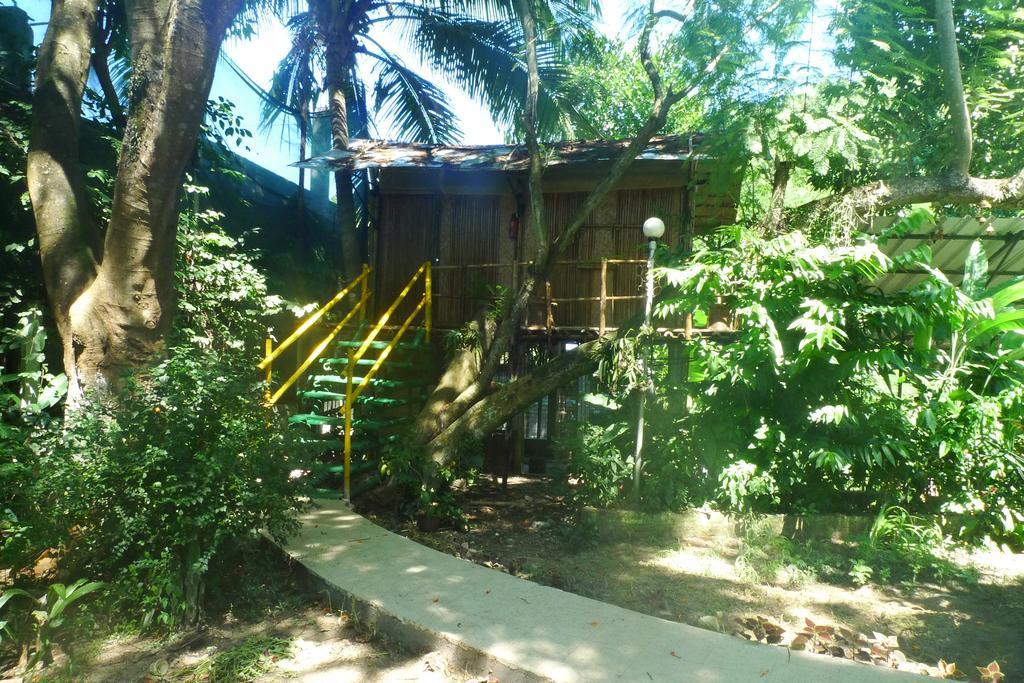 Hilltop Lodge Guwahati Exterior foto