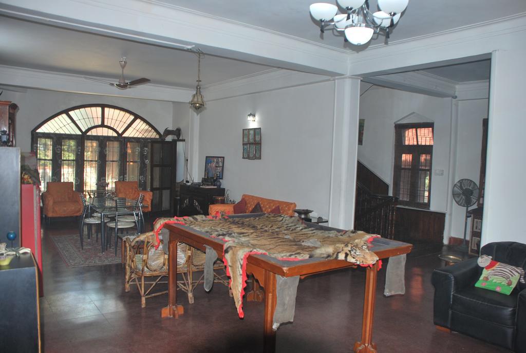 Hilltop Lodge Guwahati Exterior foto
