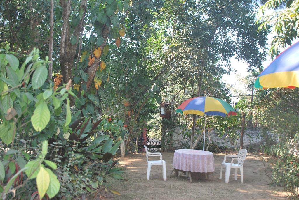 Hilltop Lodge Guwahati Exterior foto
