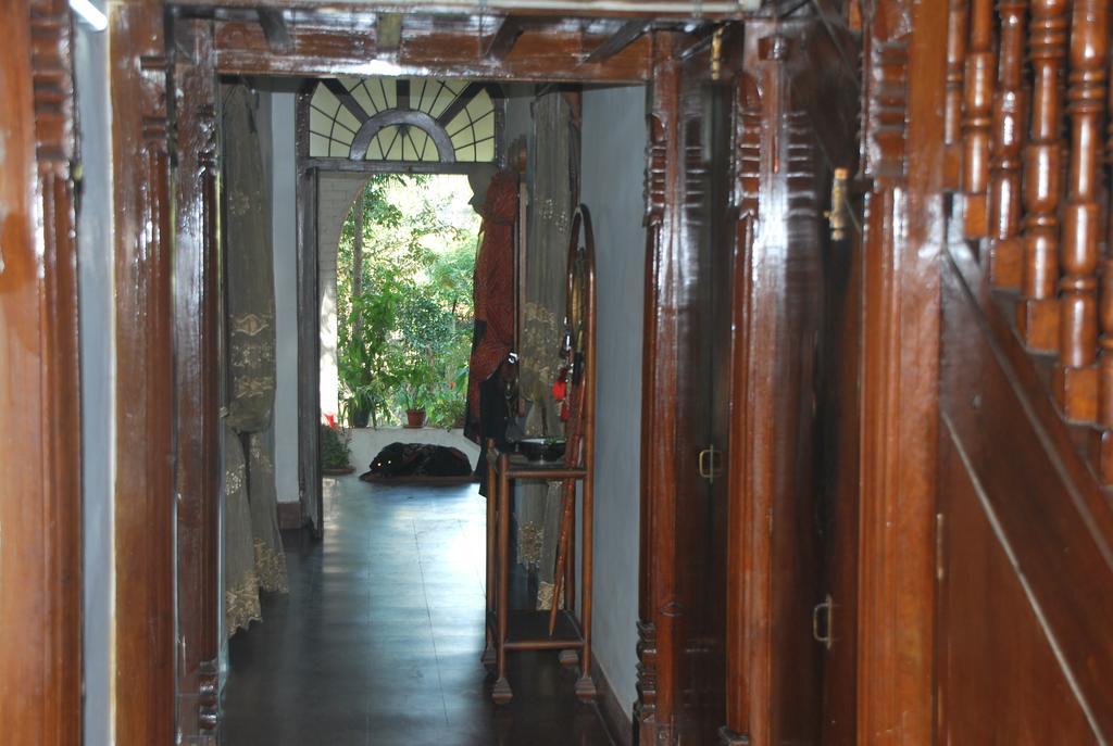 Hilltop Lodge Guwahati Exterior foto