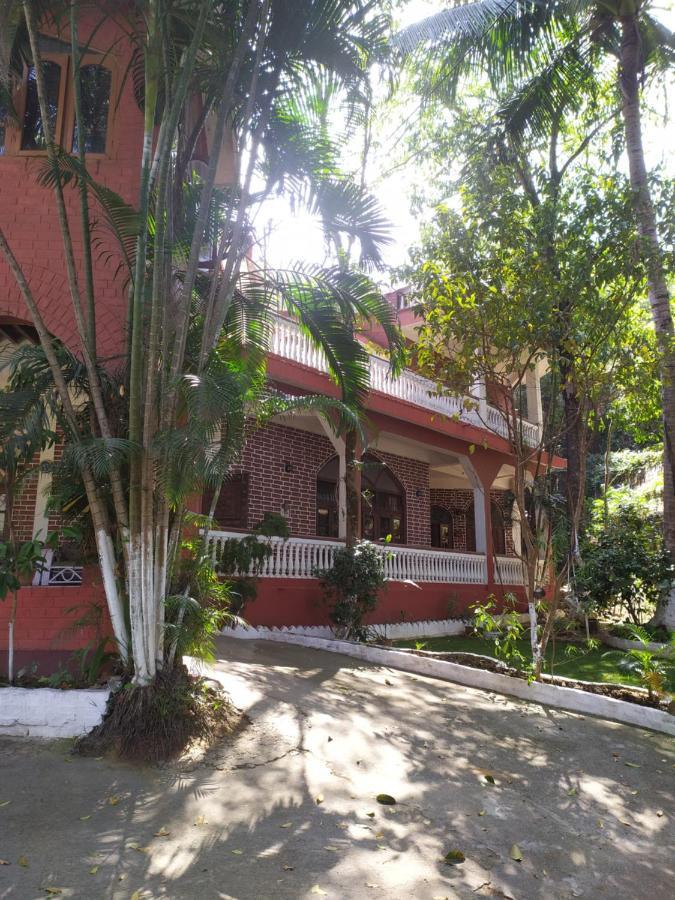 Hilltop Lodge Guwahati Exterior foto